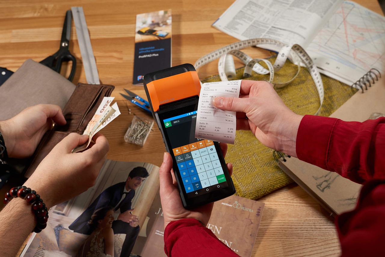 Bizum Pay llega a las tiendas con Cajamar: qué tiene que mirar tu negocio