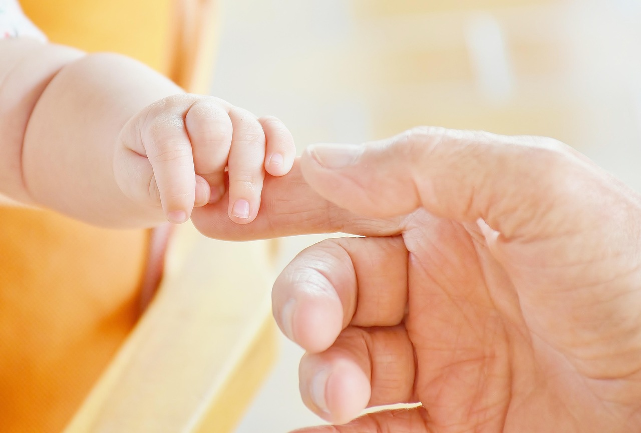 newborn baby hands